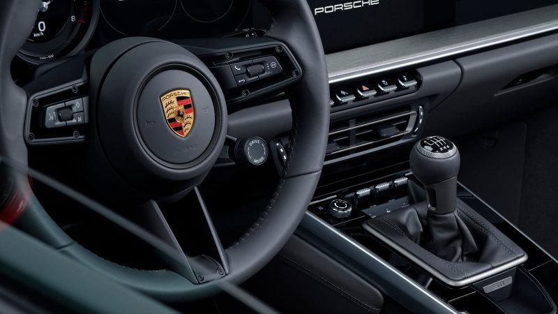 Porsche 911 Carrera S с механической коробкой передач поступит в продажу в 2020г.