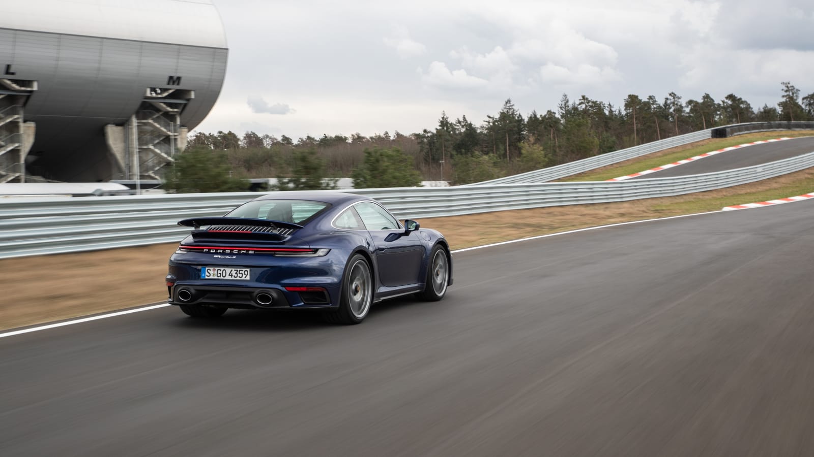 Дорожные испытания Porsche 911 Turbo S