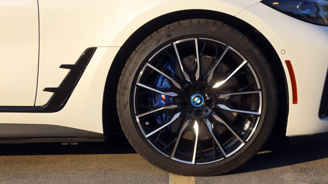 Обзор дорожных испытаний BMW i4 M50 2022 года