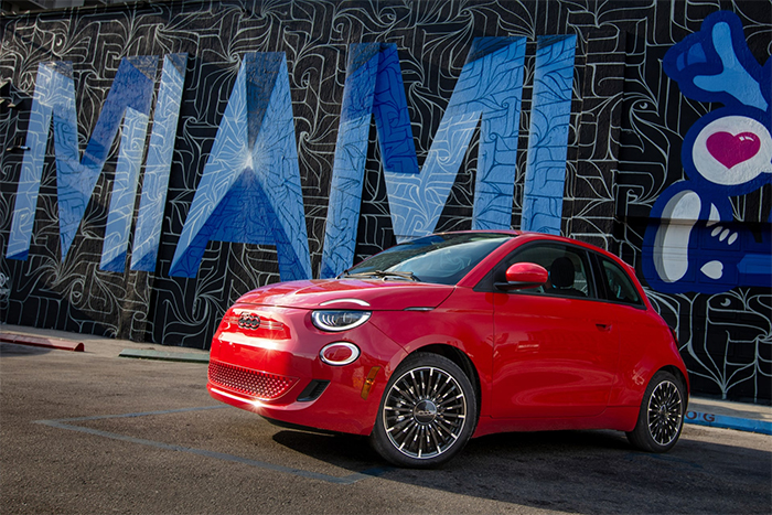 Fiat представил электромобиль 500e 2025 года