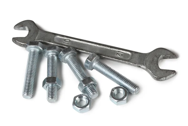 Шайбы и гайки: инженерная база надёжных резьбовых соединений